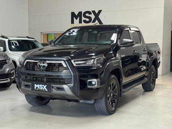 TOYOTA HILUX 2.8 D-4D TURBO DIESEL CD CONQUEST 4X4 AUTOMÁTICO